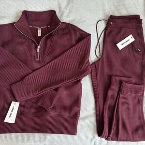 DKNY TECH OTTOMAN HALF ZIP MOCK NECK PULLOVER & JOGGERS XS
 - color Syrah